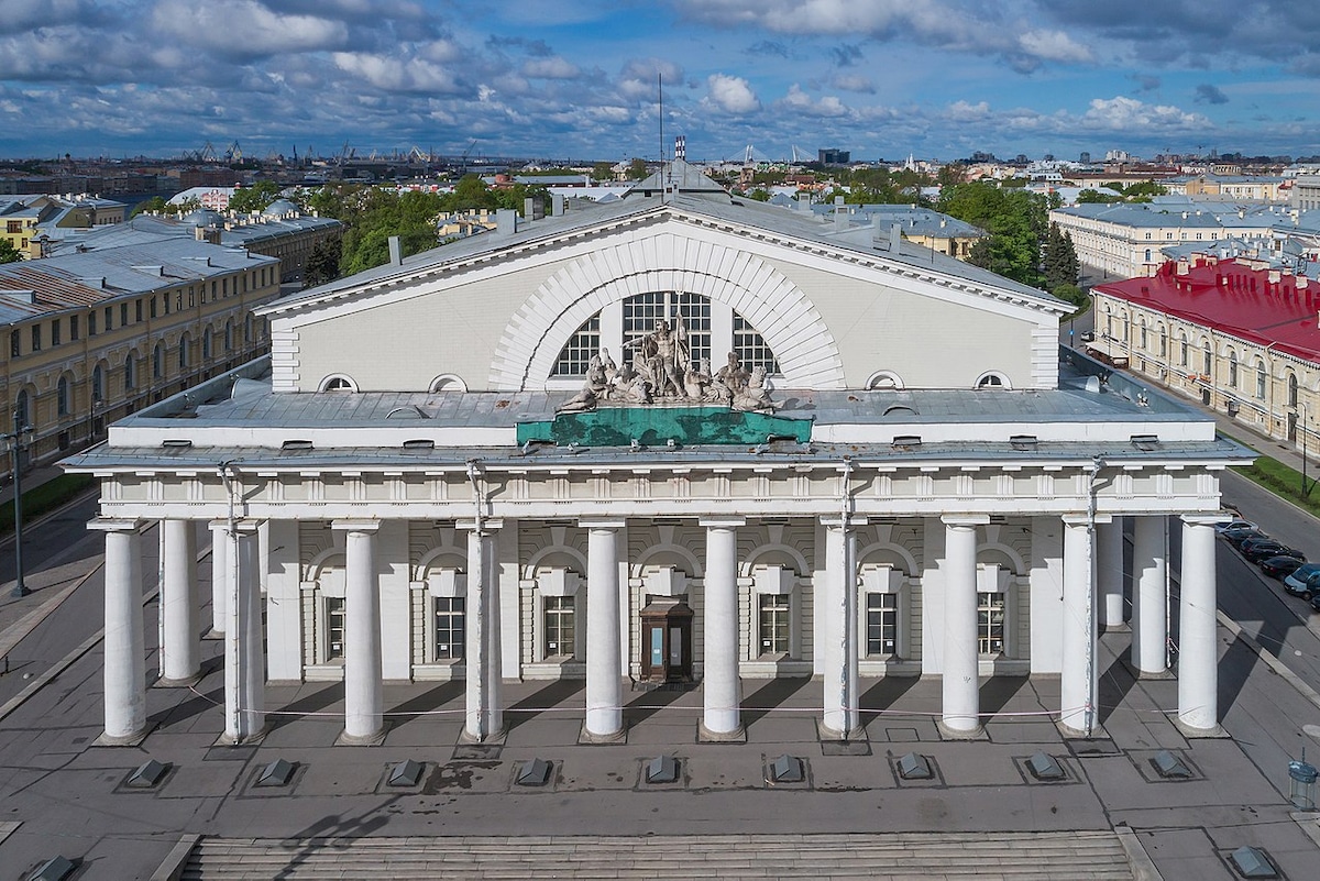 Siedziba giełdy w Petersburgu. Fot. Internet.