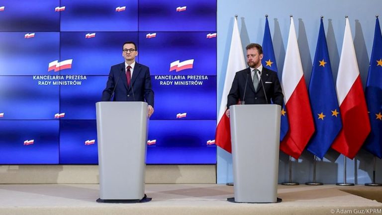 Premier Marawiecki i minister Szumowski. Fot. Facebook.