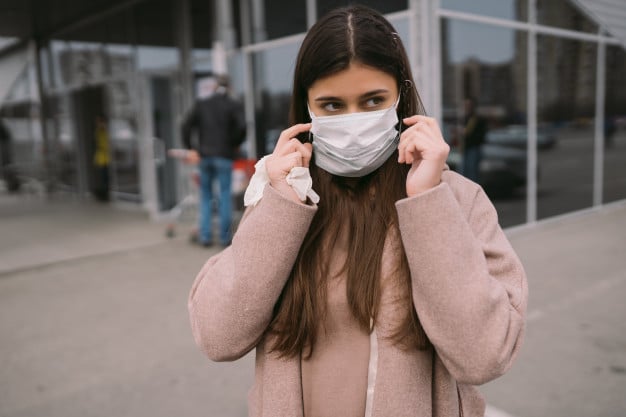 Resort zdrowia opublikował projekt uszczegółowiający zasady zakrywania ust i nosa