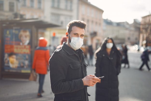 Prof. Simon o epidemii koronawirusa w Polsce: Zakażenia będą rosnąć