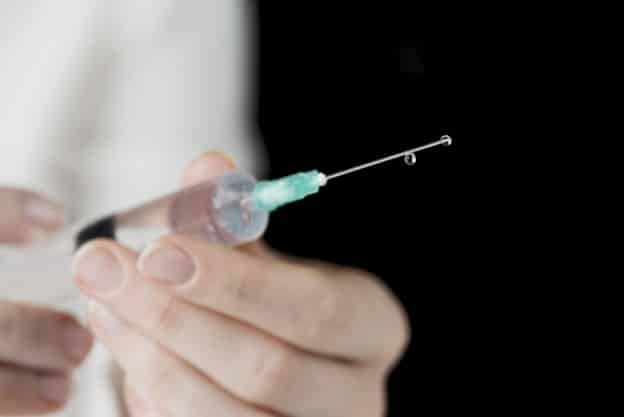 Komisja Europejska prowadzi rozmowy z Pfizerem i BioNTech na temat większej liczby szczepionek dla UE