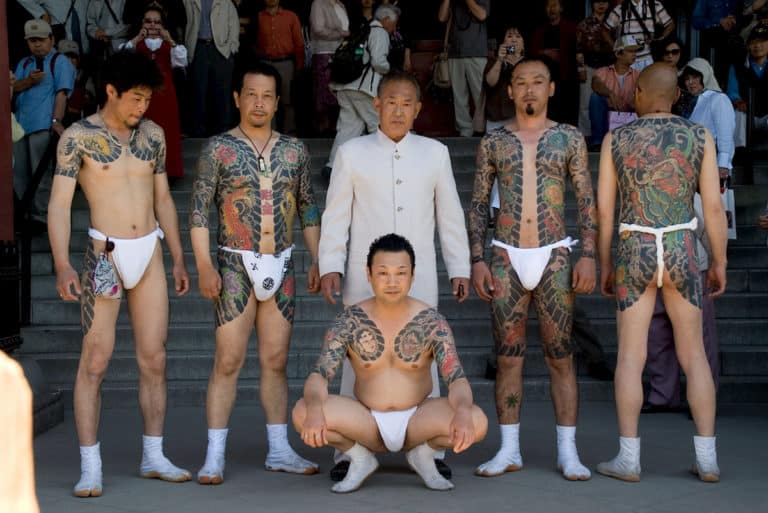 Tatuaże, charakterystyczne dla członków Yakuzy. Fot. Wikipedia