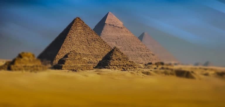 Francuska gazeta ujawnia kolejne plany aktywistów BLM! Celem piramidy i Koloseum
