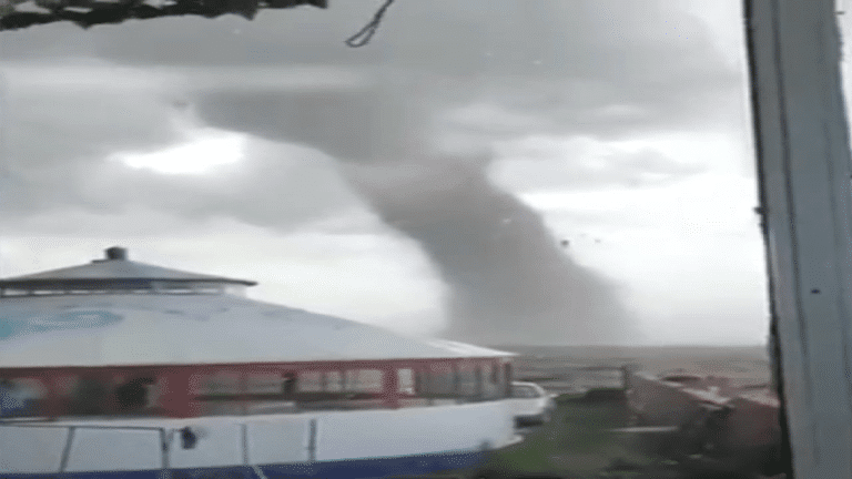 Tornado w Chinach. FOt. YouTube