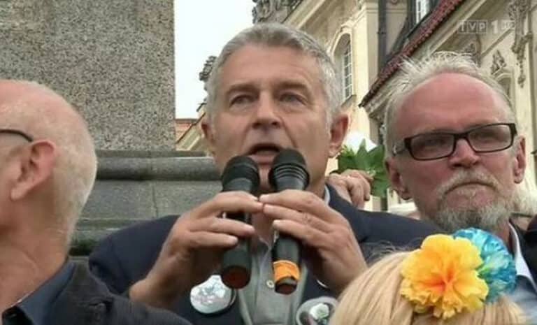 Frasyniuk apeluje do Trzaskowskiego i Czarzastego: „Na ulicę liderzy, bronić obywateli”