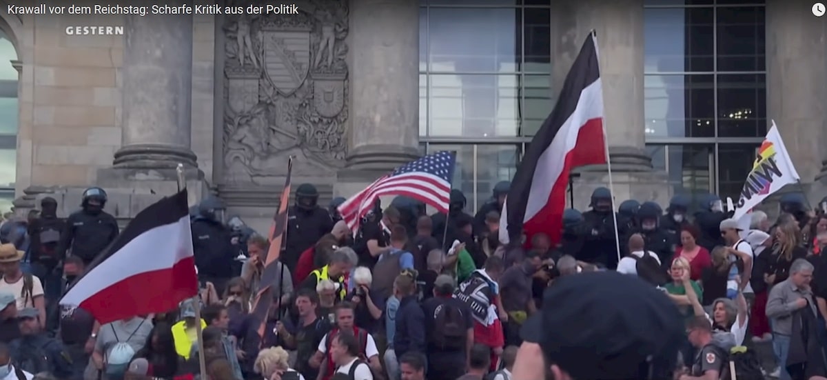 Zamieszki pod Reichstagiem. Fot. YouTube