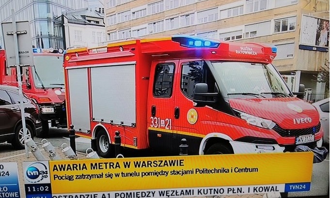 Awaria metra w Warszawie! Pasażerowie byli uwięzieni w tunelu!