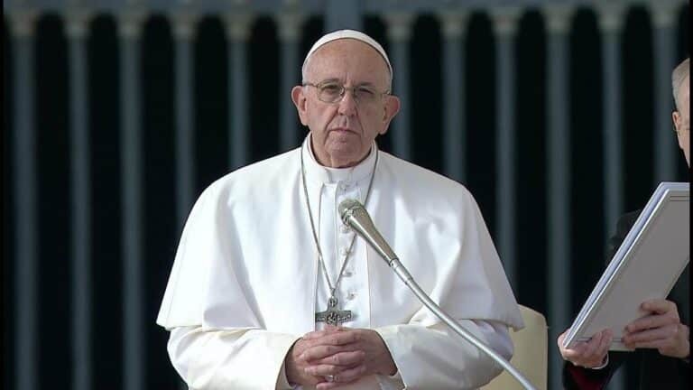 Niespotykane decyzje papieża Franciszka! Historia dzieje się na naszych oczach
