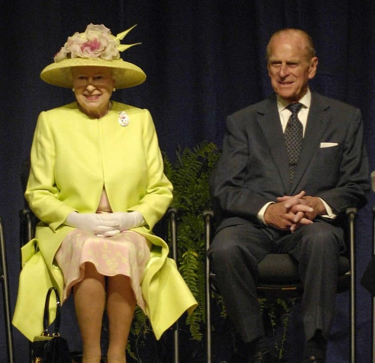 Po śmierci Filipa królowa Elżbieta II abdykuje?