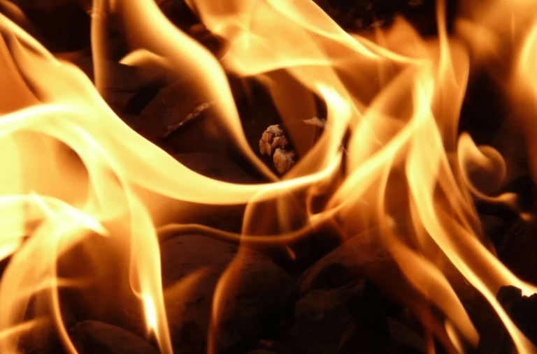 80-latka podpaliła mieszkanie sąsiadów! Sposób w jaki to zrobiła szokuje