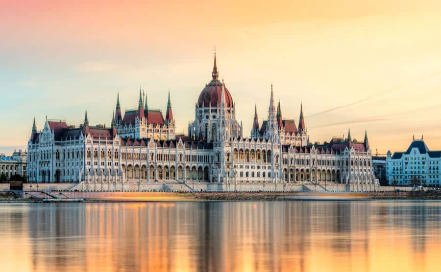 Budynek parlamentu w Budapeszcie. Fot. domena publiczna