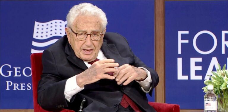 Kissinger chce, by Ukraina oddała Rosji część terytorium. Sam Alaski oddać nie chce.