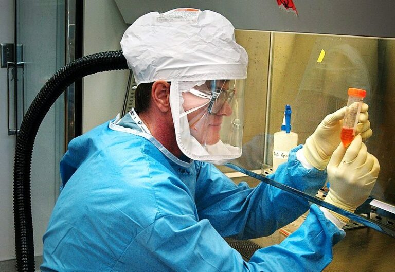 Tajemnicze zgony mikrobiologów i genetyków