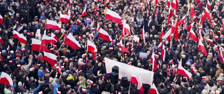 Na prawo marsz!