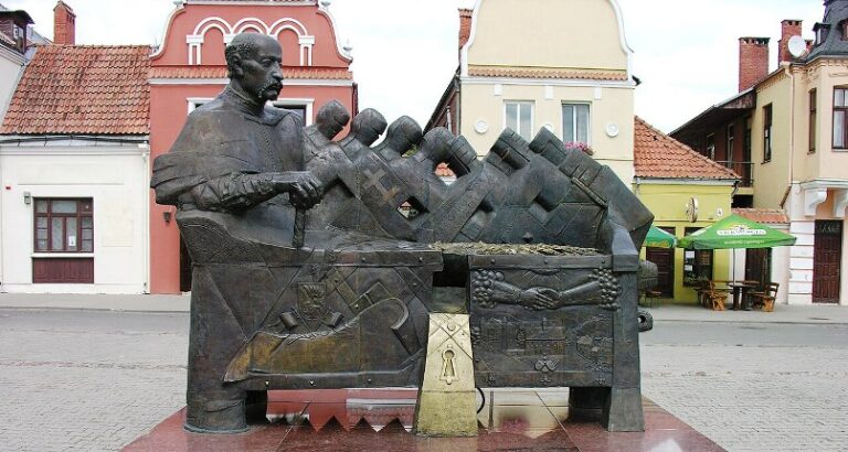 Po trzykroć zdrajco!